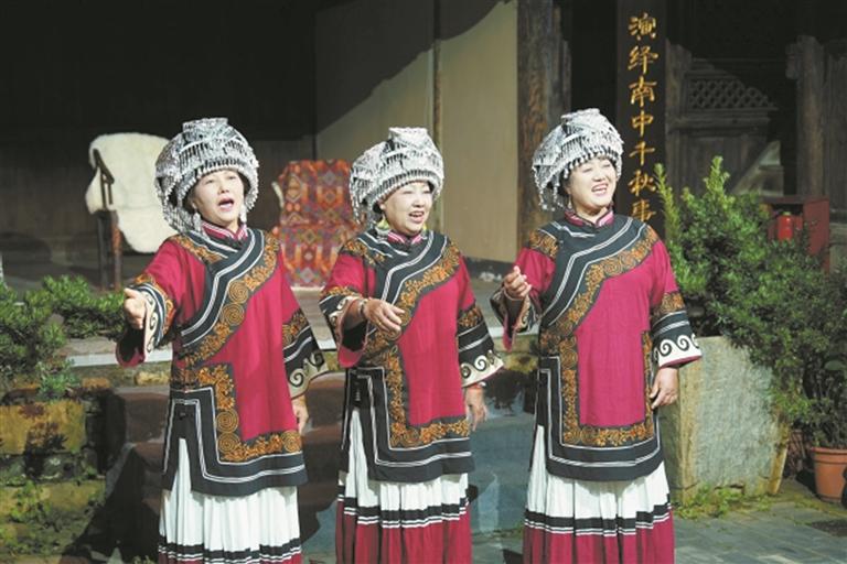 海腔演唱。